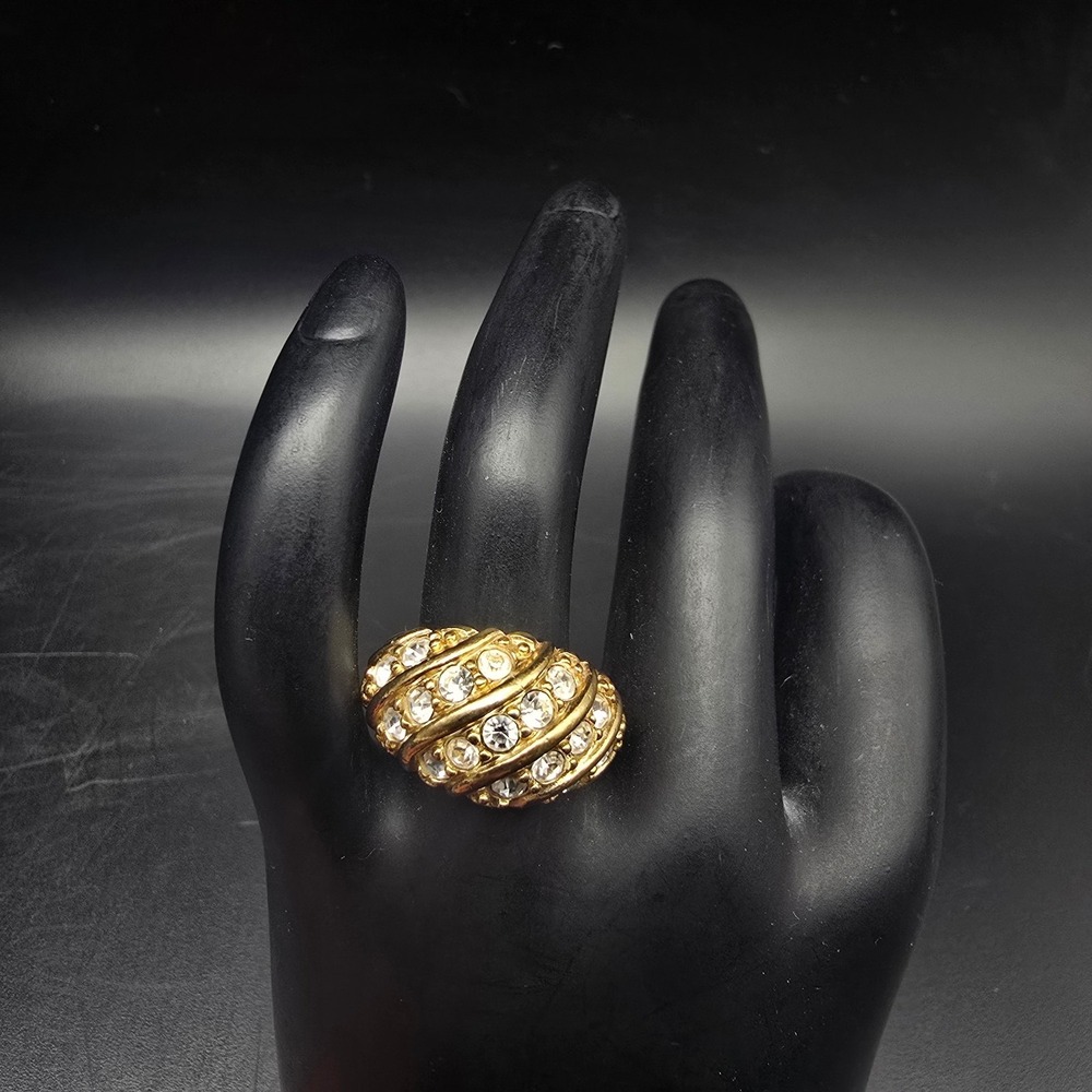 Avon 1992 Hollywood Style Ring Size 7 Gold Tone Diagonal Rhinestones